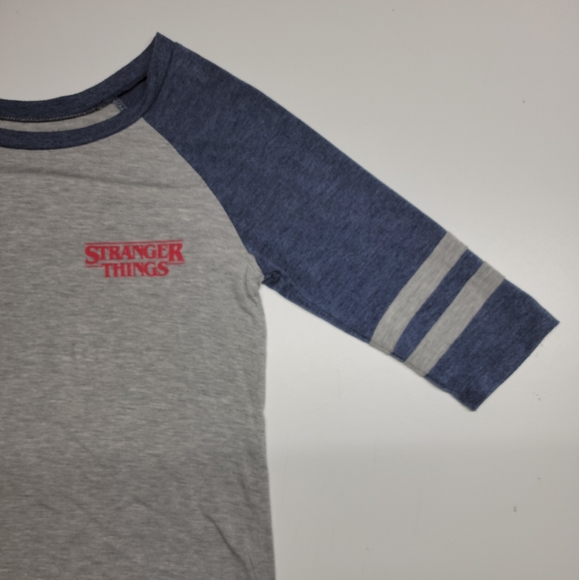 Netflix Stranger Things Reglan Tee Half Sleeve size Small Season 2 - Picture 3 of 7